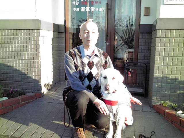 写真: 治療院入り口